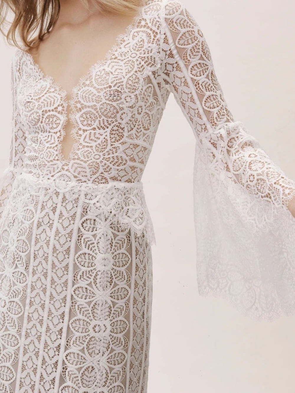 New with tags, boho lace wedding dress - Picture 13 of 15